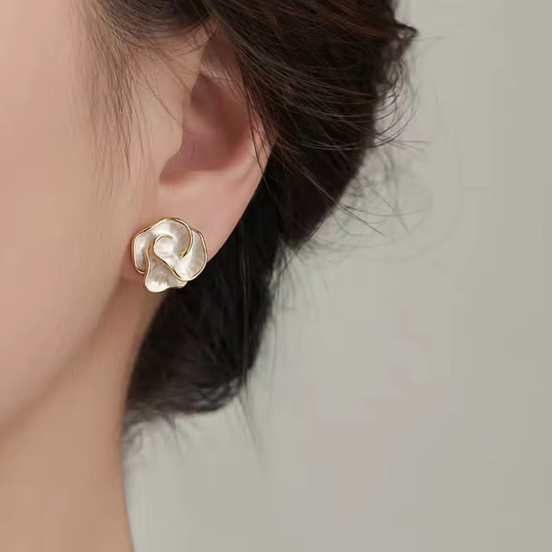 14K Gold Bloom Petals Stud Earring