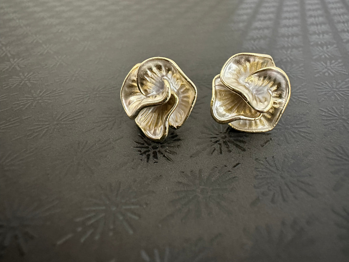 14K Gold Bloom Petals Stud Earring