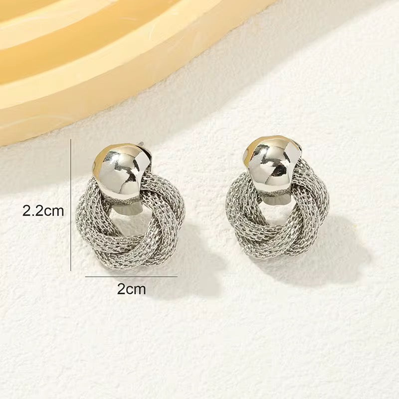 Twisted mesh earrings / Love knot design