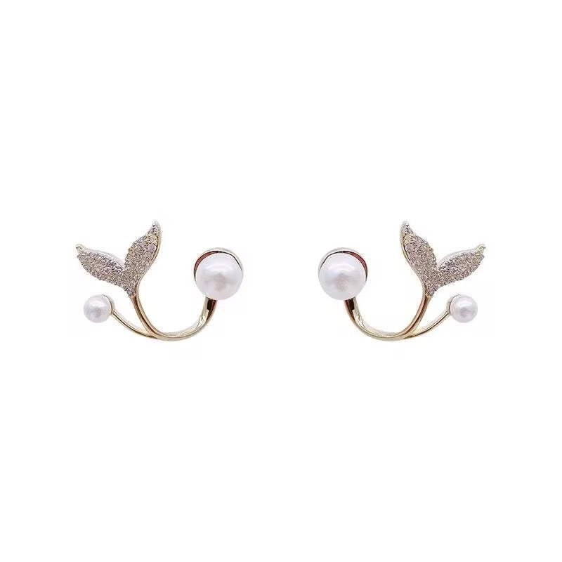 14K Gold Plated Mermaid Tail Ear Jacket with Pearl Accent