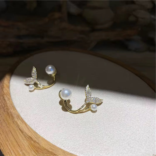14K Gold Plated Mermaid Tail Ear Jacket with Pearl Accent